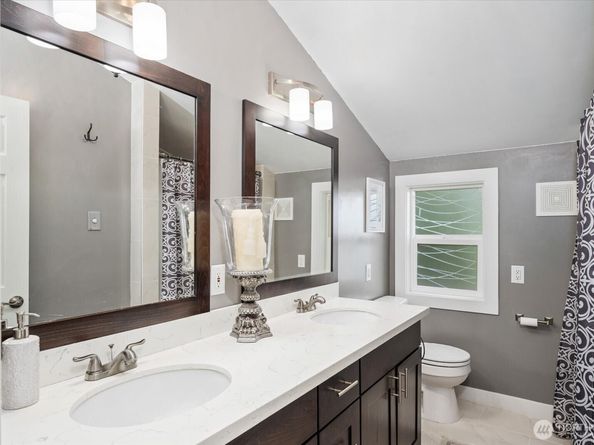 19828 104th Avenue SE, Renton WA 98055