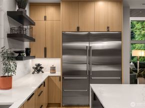 1215 96th Avenue SE, Bellevue WA 98004