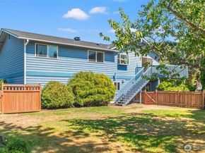 10526 237th Place SW, Edmonds WA 98020