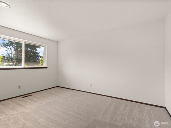 10526 237th Place SW, Edmonds WA 98020
