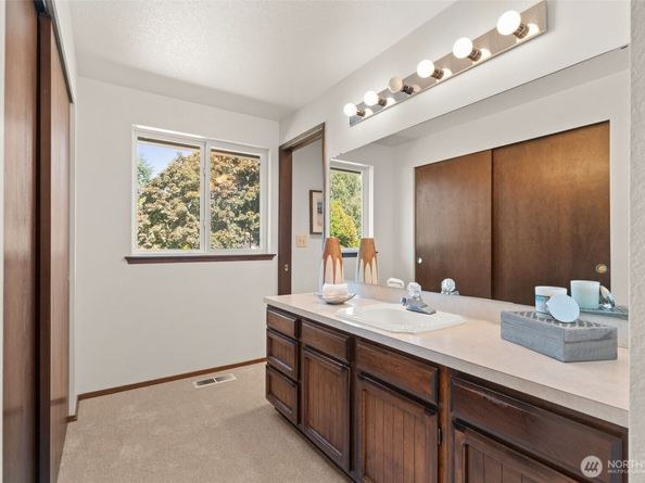 10526 237th Place SW, Edmonds WA 98020