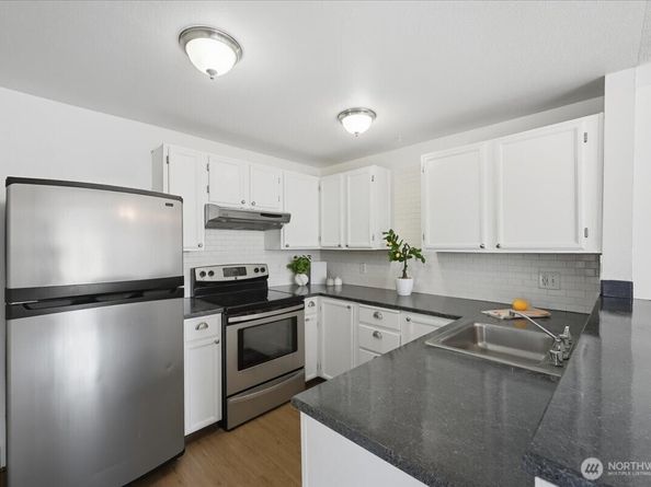 24736 45th Place S 5D2, Kent WA 98032