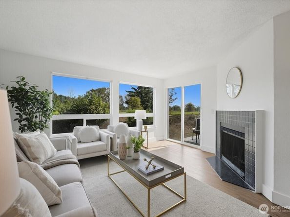 24736 45th Place S 5D2, Kent WA 98032