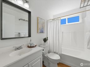 24736 45th Place S 5D2, Kent WA 98032