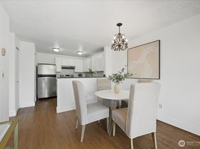 24736 45th Place S 5D2, Kent WA 98032