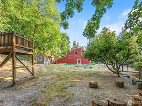 502 Cave Avenue NE, Bainbridge Island WA 98110