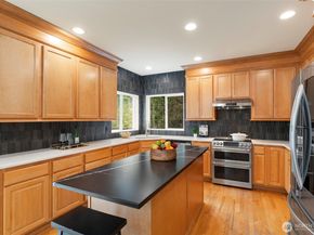 18323 Sunrise Ridge Avenue NE, Poulsbo WA 98370