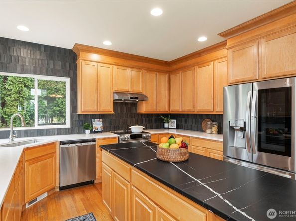 18323 Sunrise Ridge Avenue NE, Poulsbo WA 98370