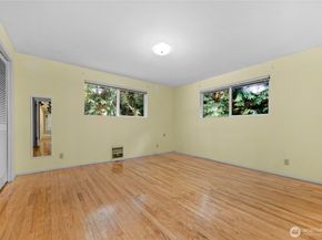 19331 37th Avenue NE, Lake Forest Park WA 98155