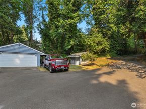 19331 37th Avenue NE, Lake Forest Park WA 98155