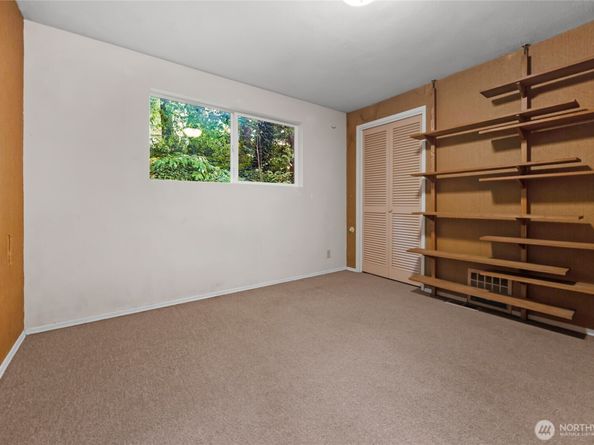 19331 37th Avenue NE, Lake Forest Park WA 98155
