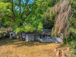 19331 37th Avenue NE, Lake Forest Park WA 98155
