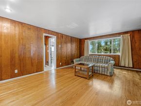 19331 37th Avenue NE, Lake Forest Park WA 98155