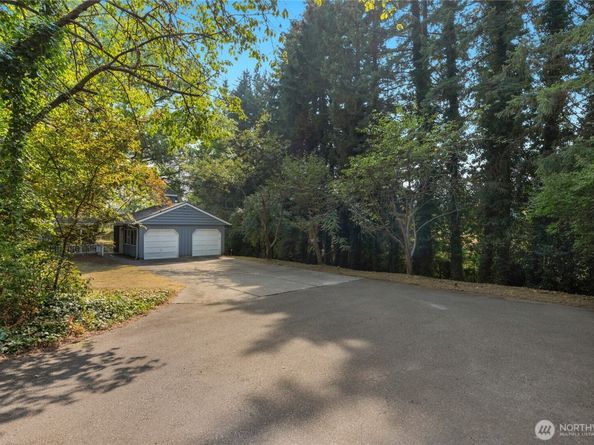 19331 37th Avenue NE, Lake Forest Park WA 98155