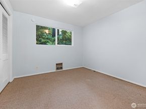 19331 37th Avenue NE, Lake Forest Park WA 98155