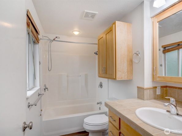 532 198th Street SE, Bothell WA 98012
