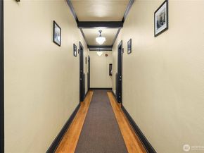 905 NE 43rd Street 107, Seattle WA 98105