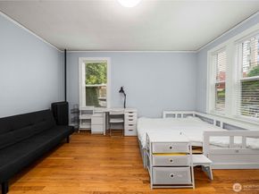 905 NE 43rd Street 107, Seattle WA 98105