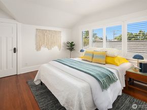 914 W Howe Street, Seattle WA 98119