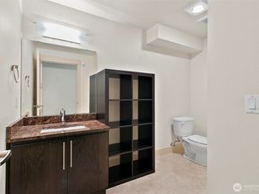 511 100th Avenue NE 107, Bellevue WA 98004