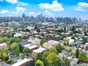 525 16th Avenue E 102, Seattle WA 98112