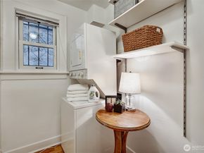 525 16th Avenue E 102, Seattle WA 98112