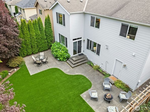 27006 SE 13th Street, Sammamish WA 98075
