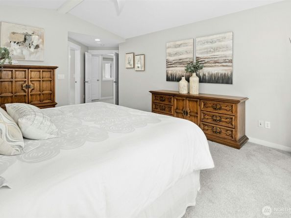 27006 SE 13th Street, Sammamish WA 98075