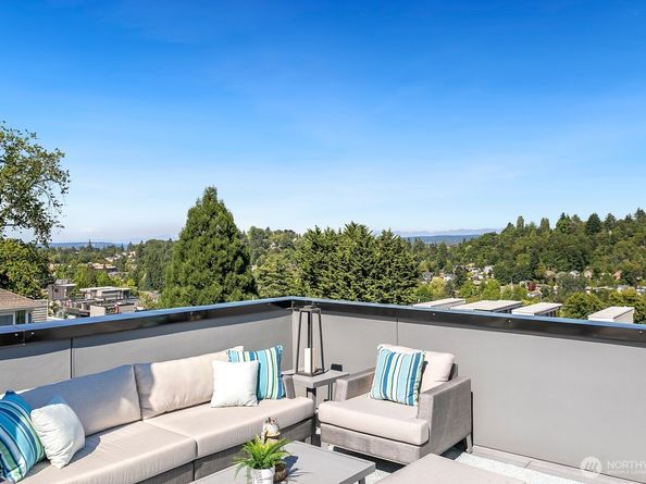 1823 26th Ave B, Seattle WA 98122