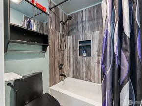 2409 S 222nd Street B14, Des Moines WA 98198