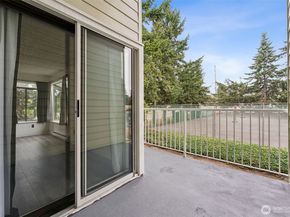 2409 S 222nd Street B14, Des Moines WA 98198