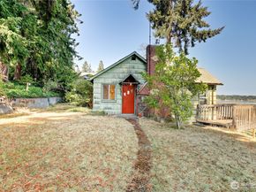 4338 Tanda Avenue NW, Bremerton WA 98312