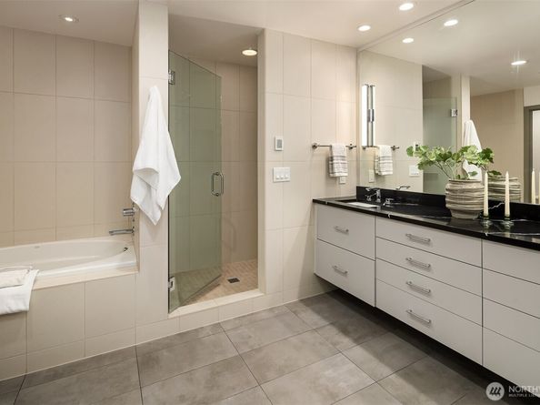 3840 E Mercer Way, Mercer Island WA 98040