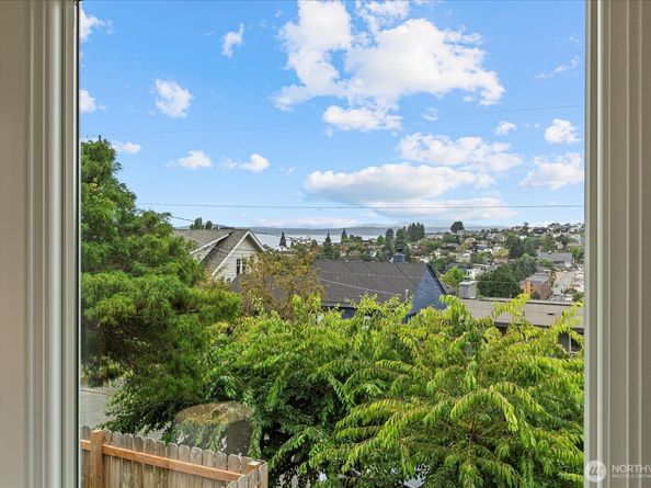 2819 W McGraw Street, Seattle WA 98199