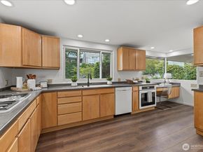 2819 W McGraw Street, Seattle WA 98199