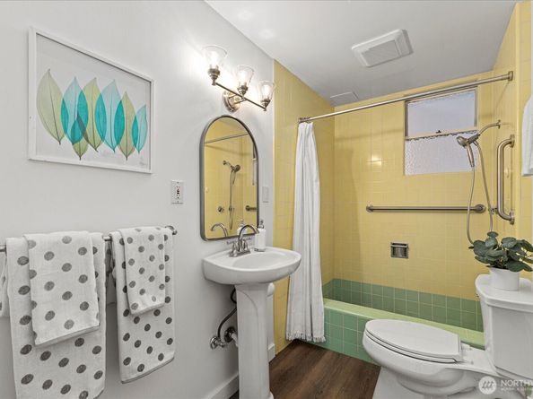 2819 W McGraw Street, Seattle WA 98199