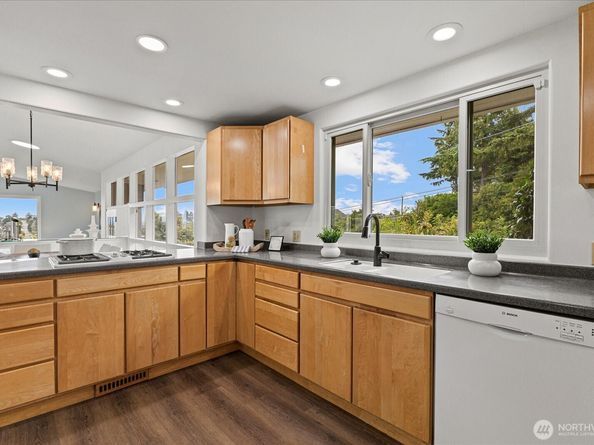 2819 W McGraw Street, Seattle WA 98199