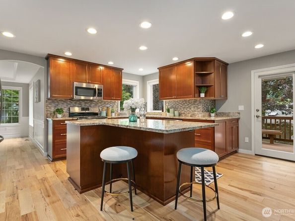 9306 138th Court NE, Redmond WA 98052