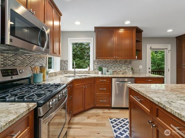 9306 138th Court NE, Redmond WA 98052
