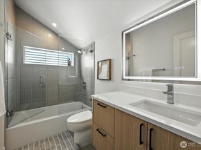 7524 31st Avenue NE, Seattle WA 98115