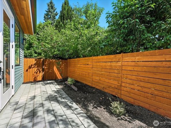 7524 31st Avenue NE, Seattle WA 98115