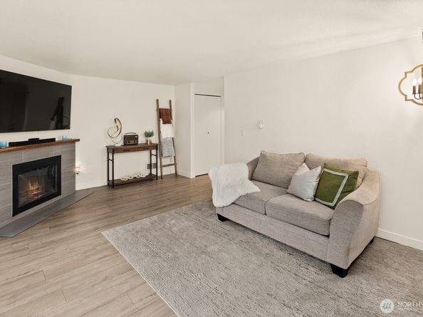 12504 NE 142nd Lane C101, Kirkland WA 98034