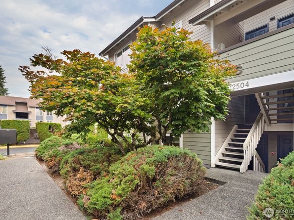 12504 NE 142nd Lane C101, Kirkland WA 98034