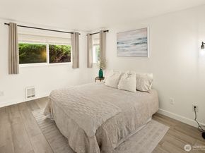 12504 NE 142nd Lane C101, Kirkland WA 98034