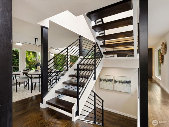 18510 NE 15th Place, Bellevue WA 98008