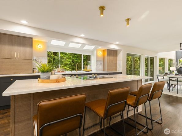 18510 NE 15th Place, Bellevue WA 98008