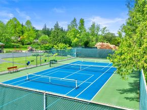 18510 NE 15th Place, Bellevue WA 98008