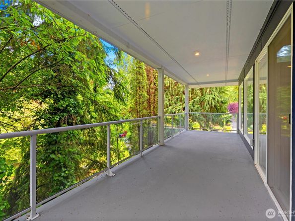 18510 NE 15th Place, Bellevue WA 98008