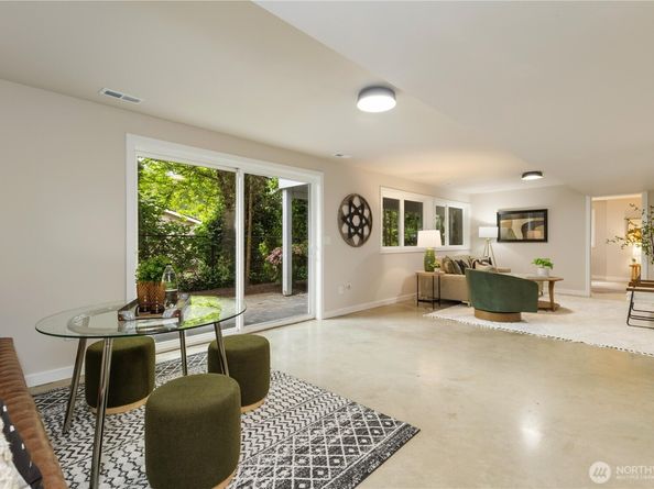 18510 NE 15th Place, Bellevue WA 98008