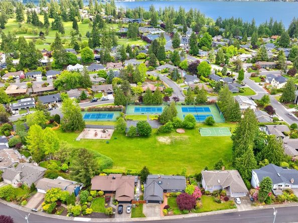 18510 NE 15th Place, Bellevue WA 98008